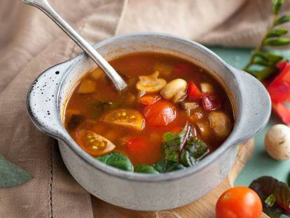 Sopa de pollo para estómagos fatigados, El Comidista, Gastronomía