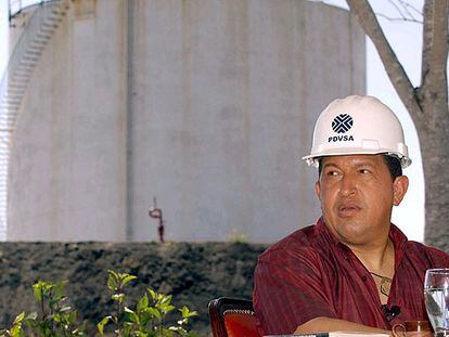 El presidente de Venezuela, Hugo Chávez, en las instalaciones de la petrolera estatal PDVSA en Carenero, a 130 kilómetros de Caracas.