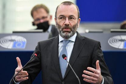 El presidente de Grupo Popular Europeo interviniendo en la Eurocámara.