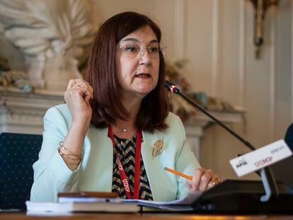 La presidenta de la CNMC, Cani Fernández, durante un seminario de la Asociación de Periodistas de Información Económica (APIE) en Santander en junio.