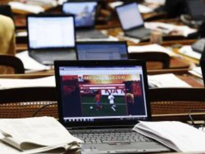 Un ordenador port&aacute;til en un congreso