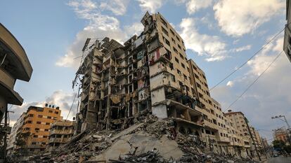 Edificio destruido por los bombardeos israelíes sobre Gaza.