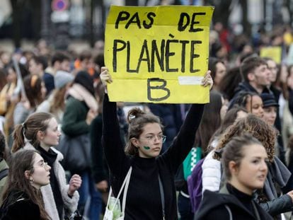 Manifestación en París pidiendo políticas contra el cambio climático.