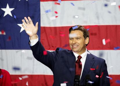 Ron DeSantis celebra en Tampa, Florida, su victoria en las elecciones legislativas.