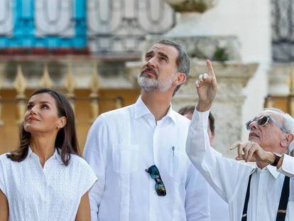 Los Reyes, este miércoles, durante su visita a la Habana. En vídeo, declaraciones de Felipe VI.