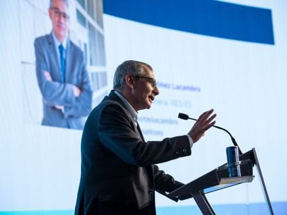 El director de Red.es, Alberto Martínez Lacambra, en los cursos de Ametic en Santander.