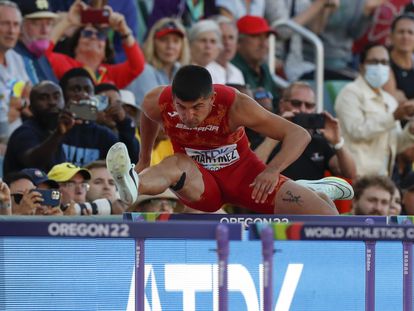 El español Asier Martínez, bronce en el Mundial de Eugene en 110 metros vallas.