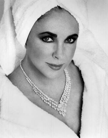 Elizabeth Taylor, en la foto del anuncio de su perfume White Diamonds, en 1992.