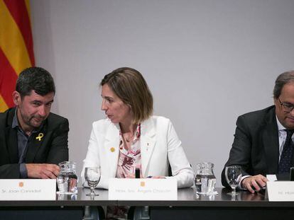 El principal impulsor de la candidatura independentista a la Cámara de Comercio, Joan Canadell, la consejera Àngels Chacón y el presidente Quim Torra.