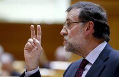 El presidente del Gobierno, Mariano Rajoy, interviene durante el pleno celebrado en el Senado, en Madrid. 