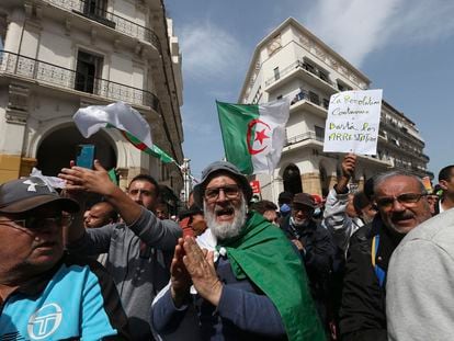 Protesta del movimiento democrático Hirak en el centro de Argel, el 9 de abril de 2021.