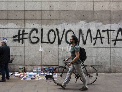 Una pintada en Barcelona tras la muerte en mayo de un repartidor de esa empresa.