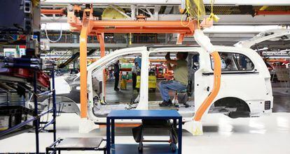 Cadena de producción de Chrysler en Ontario, Canadá. 