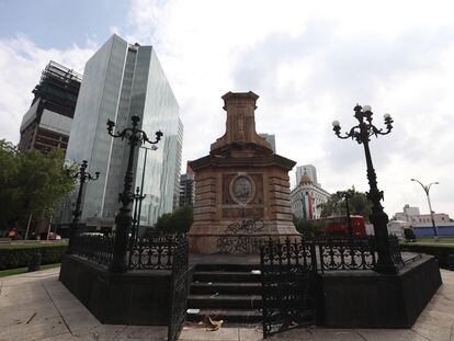 Pedestal donde se encontraba el monumento a Cristóbal Colón en la Ciudad de México.
