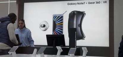Anuncio del Galaxy Note 7 en una tienda de París.