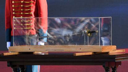 
La espada de Bolívar, que ordenó traer Gustavo Petro durante la ceremonia de Posesión, en Bogotá (Colombia), el 7 de agosto de 2022.

