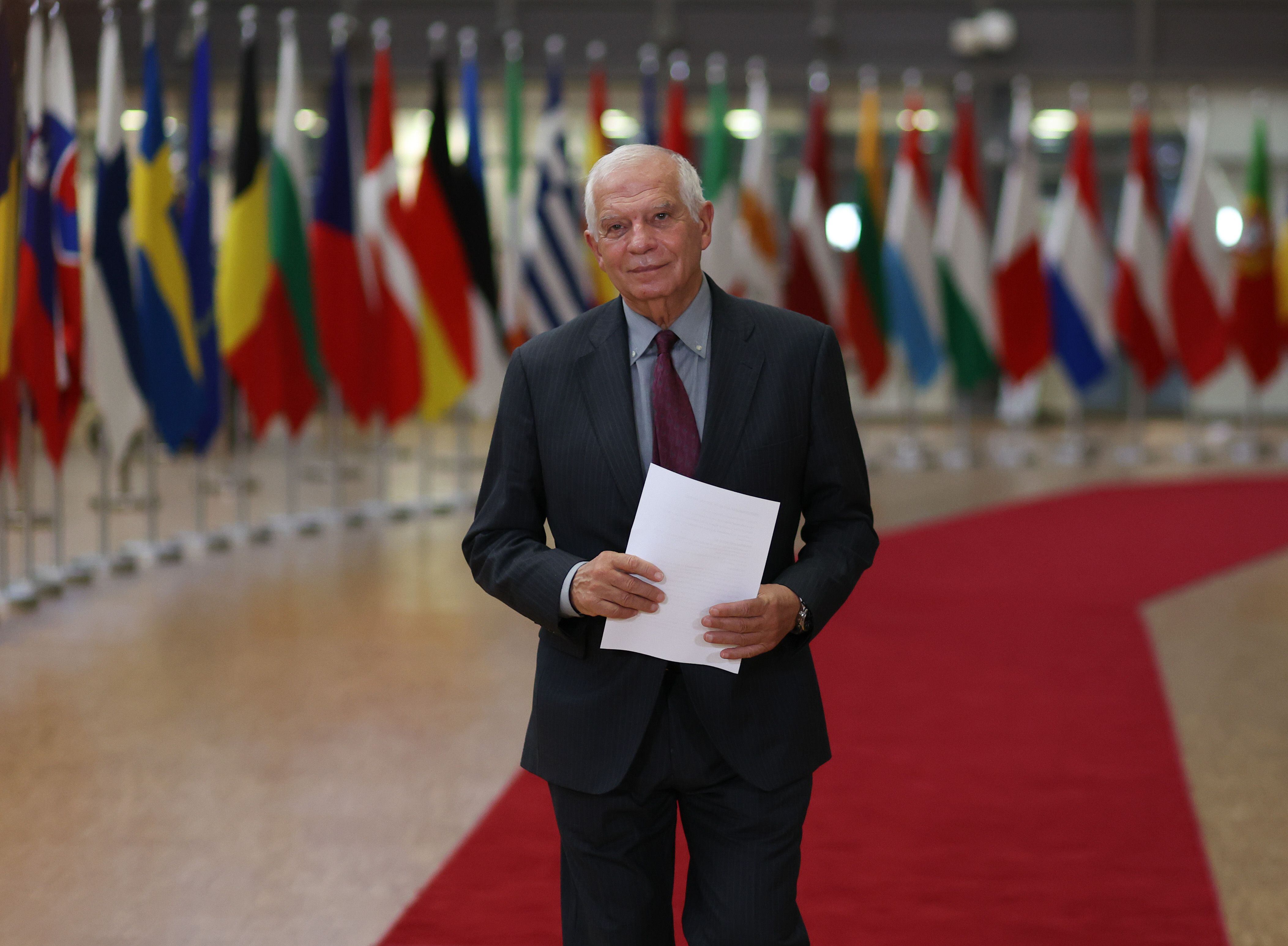 Borrell pide que los pedidos a la industria de defensa den prioridad a Ucrania