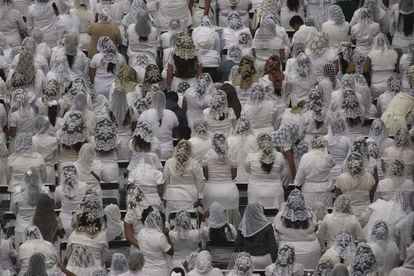 Followers of La Luz del Mundo, during the celebration of the Holy Supper of 2012.