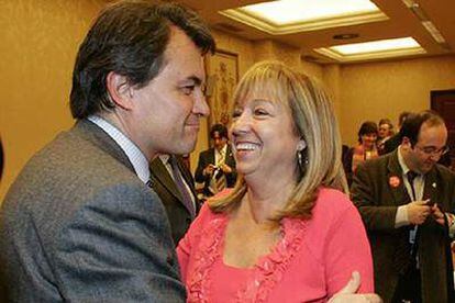 Manuela de Madre y Artur Mas, al finalizar la última sesión sobre el Estatuto en el Congreso.