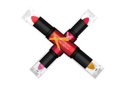 Barras de labios Colour Effect Flipstick de Max Factor (9,95 euros), dúos de labios para mezclar y conseguir colores únicos e irrepetibles.