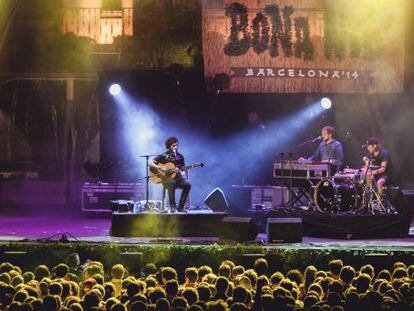 Actuación de José González en el Bona Nit Barcelona.