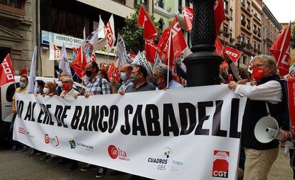 Movilizaciones en Asturias contra ele ERE de Banco Sabadell.
 CCOO SERVICIOS ASTURIAS
 22/09/2021