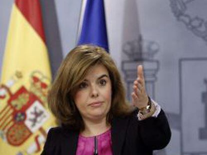 GRA283. MADRID, 09/05/2014.- La vicepresidenta del Gobierno, Soraya S&aacute;enz de Santamar&iacute;a, durante la rueda de prensa tras la reuni&oacute;n hoy del Consejo de Ministros. EFE/Fernando Alvarado