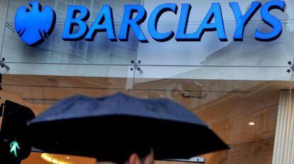 En la imagen, una sucursal del banco Barclays en Londres. EFE/Archivo