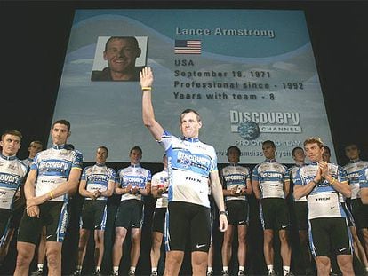 Armstrong, junto a sus compañeros, ayer en la presentación del Discovery Channel.