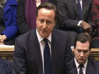 David Cameron (centro) interviene este mi&eacute;rcoles en la C&aacute;mara de los Comunes en los debates convocados por la muerte de Thatcher.