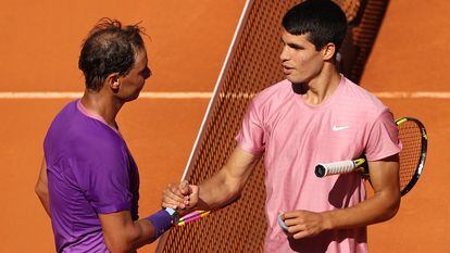 Nadal y Alcaraz, en el Madrid Open del año 2021, su primer enfrenamiento. Ganó el primero.