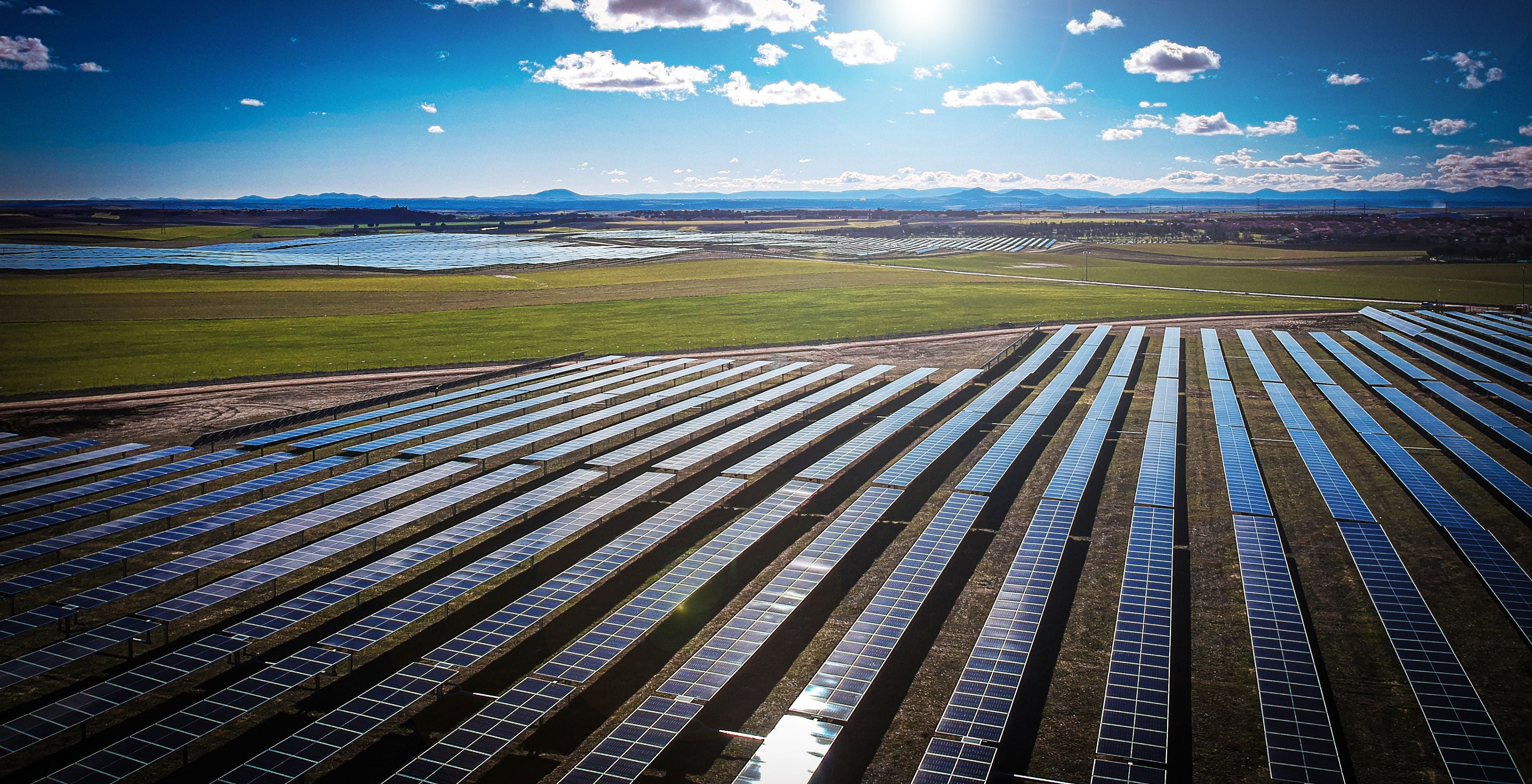 La fotovoltaica hace historia en mayo al liderar la producción eléctrica por primera vez