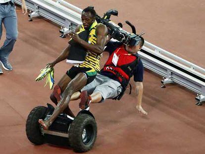 Bolt bromea sobre su caída: “Gatlin pagó al cámara”