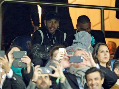 Neymar durante el partido entre el PSG y el Manchester United.