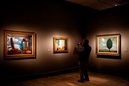 Una sala del Museo Thyssen-Bornemisza, que acoge la exposición ‘La máquina Magritte’.