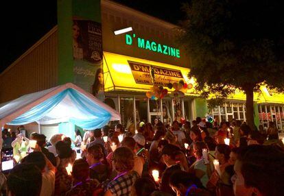 Homenaje, el miércoles, frente a la peluquería en Kissimmee de dos víctimas puertorriqueñas de la matanza