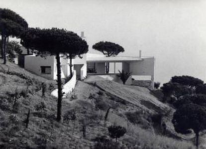 La Casa Ugalde de Coderch (1951-1953), en la costa del Maresme de Barcelona.