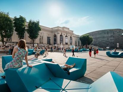 El actual color de los Enzos, los asientos del Barrio de los Museos de Viena, fue elegido por votaci&oacute;n popular.&ensp;