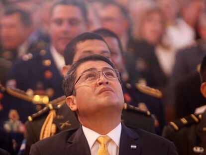El presidente de Honduras, Juan Orlando Hern&aacute;ndez, durante una misa en la Bas&iacute;lica de Suyapa, en Tegucigalpa, este mes.