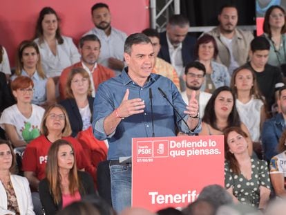 Pedro Sánchez, durante un mitin del PSOE este domingo en Tenerife.