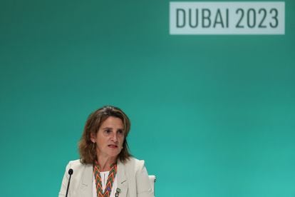 La vicepresidenta tercera y ministra de Transición Ecológica, Teresa Ribera, en un evento durante la COP28 que se celebra en Dubái