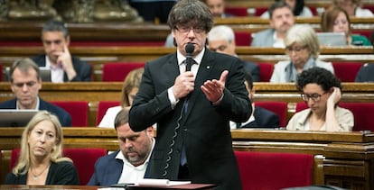 El presidente de la Generalitat, Carles Puigdemont, en el Parlamento catalán.