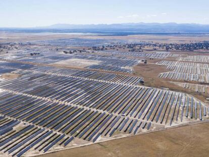 El Gobierno abre la puerta para que el precio de la luz sea negativo