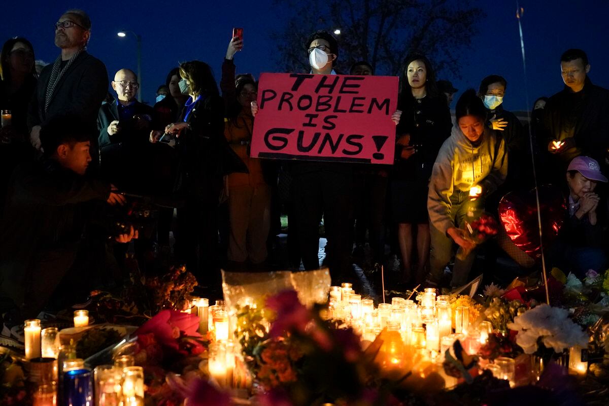 Hay 7 veces más crímenes con armas en EE.UU. que casos de defensa personal,  revela periodista, Video