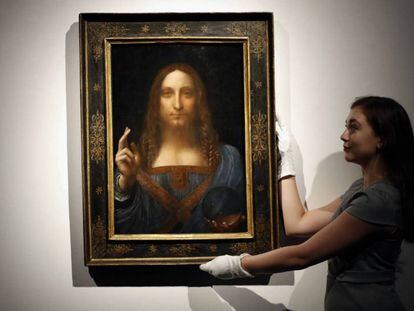 El cuadro "Salvator Mundi" en la casa de subastas Christie en octubre.