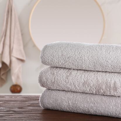 Lote de cuatro toallas de algodón disponibles en diferentes colores. GETYY IMAGES.