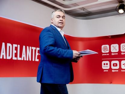 El secretario de Organización del PSOE, Santos Cerdán, el lunes, antes de comparecer en rueda de prensa en la sede del partido.