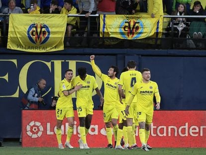 Dani Parejo celebra el primer gol del Villarreal ante la Real Sociedad este domingo.