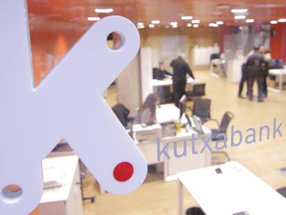 Euskaltel participa en la renovación de la red digital de Kutxabank.