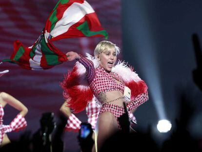 Miley Cyrus en el concierto del pasado viernes en Barcelona. 